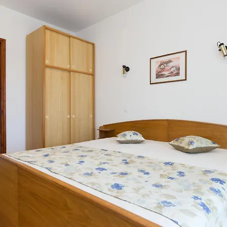 Apartment & Room Dinka, Krk Krk Town Exterior photo