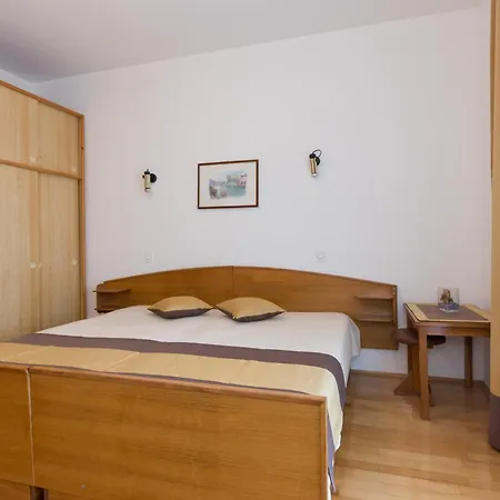 Apartment & Room Dinka, Krk Krk Town Room photo