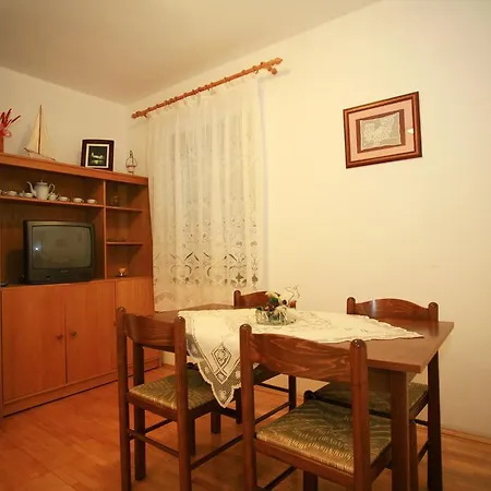 Apartment & Room Dinka, Krk Krk Town Exterior photo