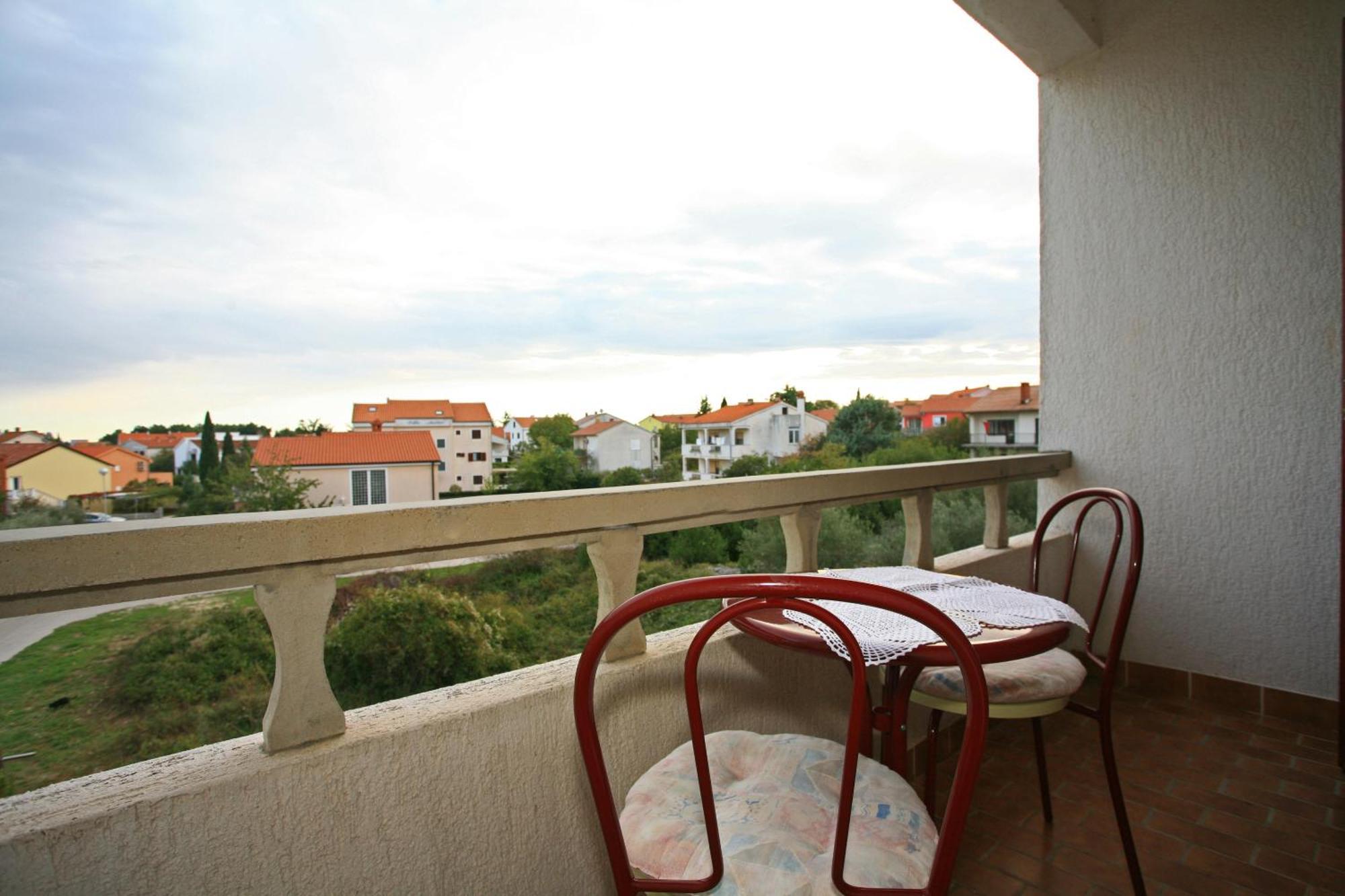 & Dinka, Krk Apartma